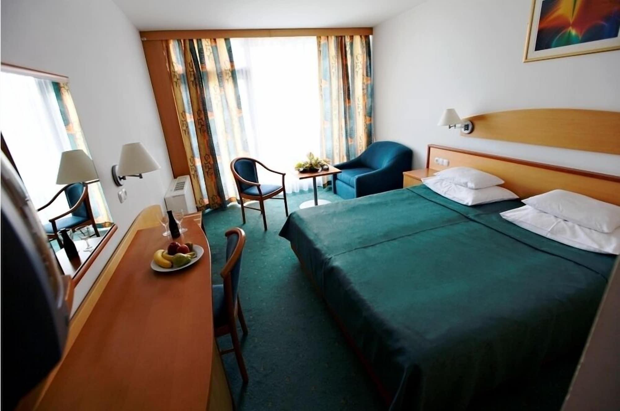 Hotel Termal - Terme 3000 - Sava Hotels & Resorts Moravske Toplice Exterior photo