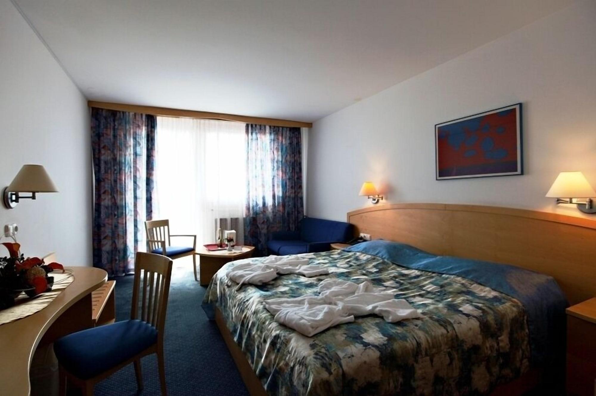 Hotel Termal - Terme 3000 - Sava Hotels & Resorts Moravske Toplice Exterior photo