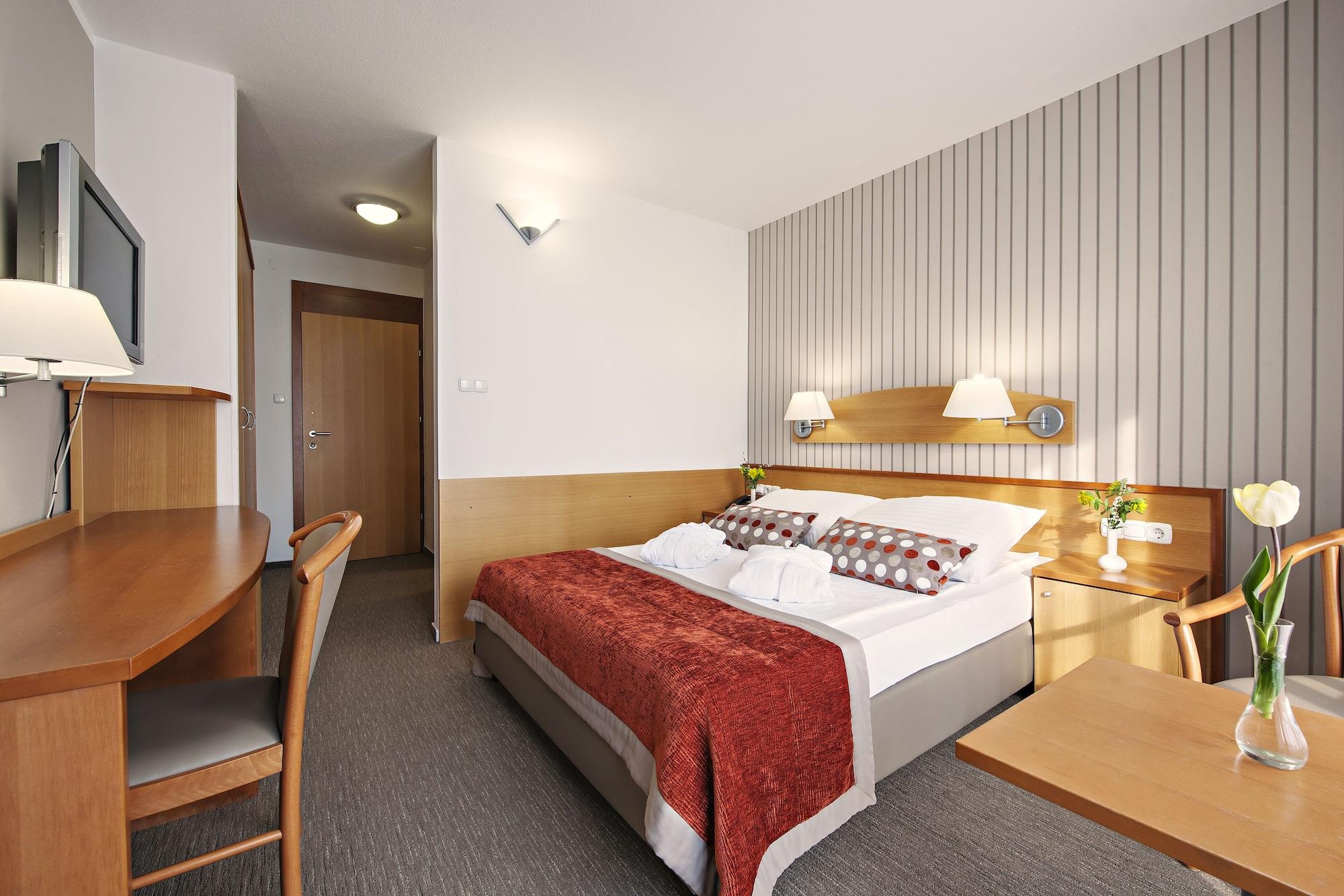 Hotel Termal - Terme 3000 - Sava Hotels & Resorts Moravske Toplice Exterior photo