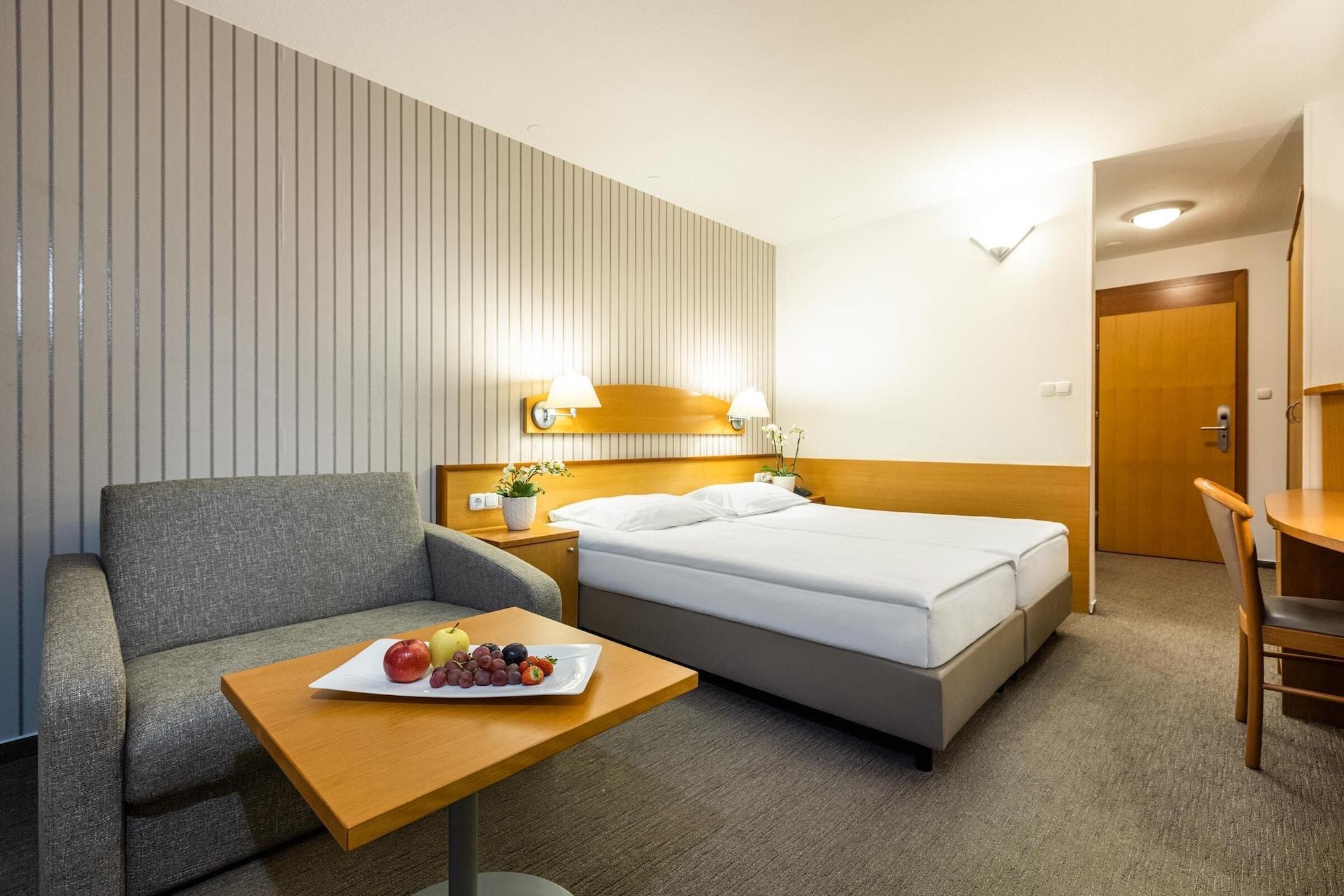 Hotel Termal - Terme 3000 - Sava Hotels & Resorts Moravske Toplice Exterior photo
